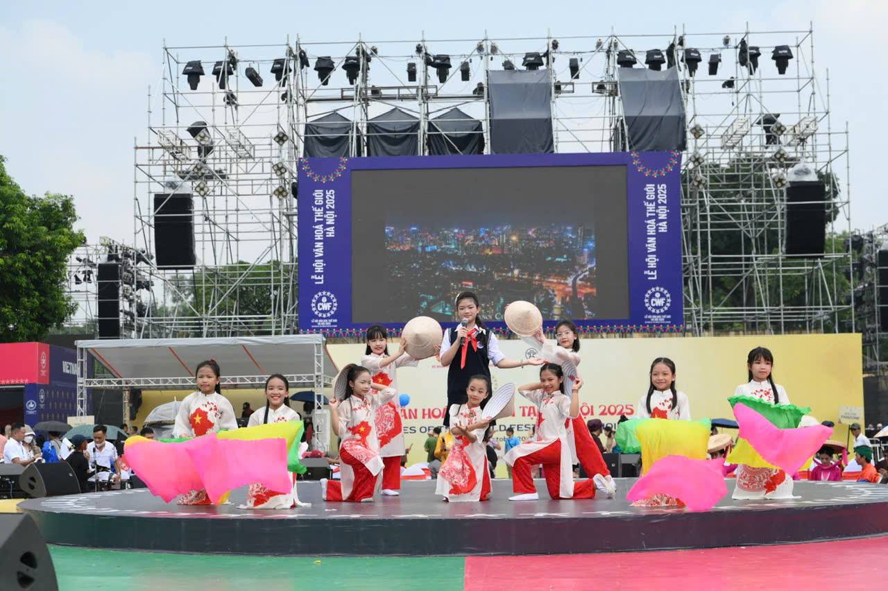 Tổ chức sự kiện
